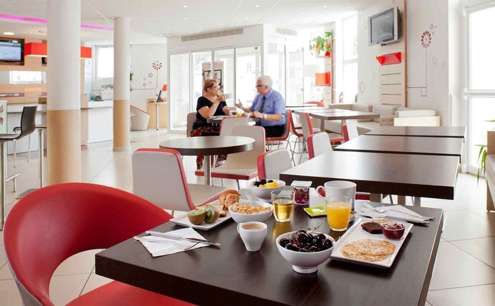 Готель Ibis Auxerre Centre Ресторан фото